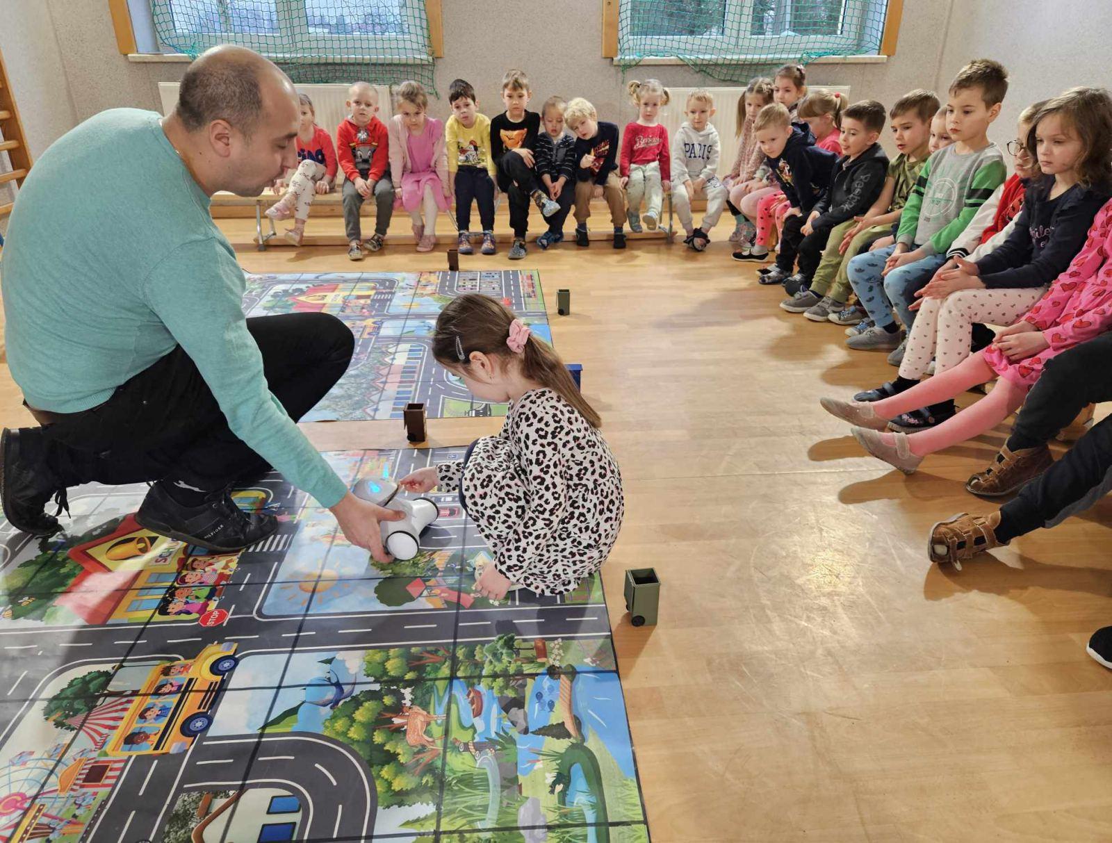 Warsztaty edukacyjne z robotami photon