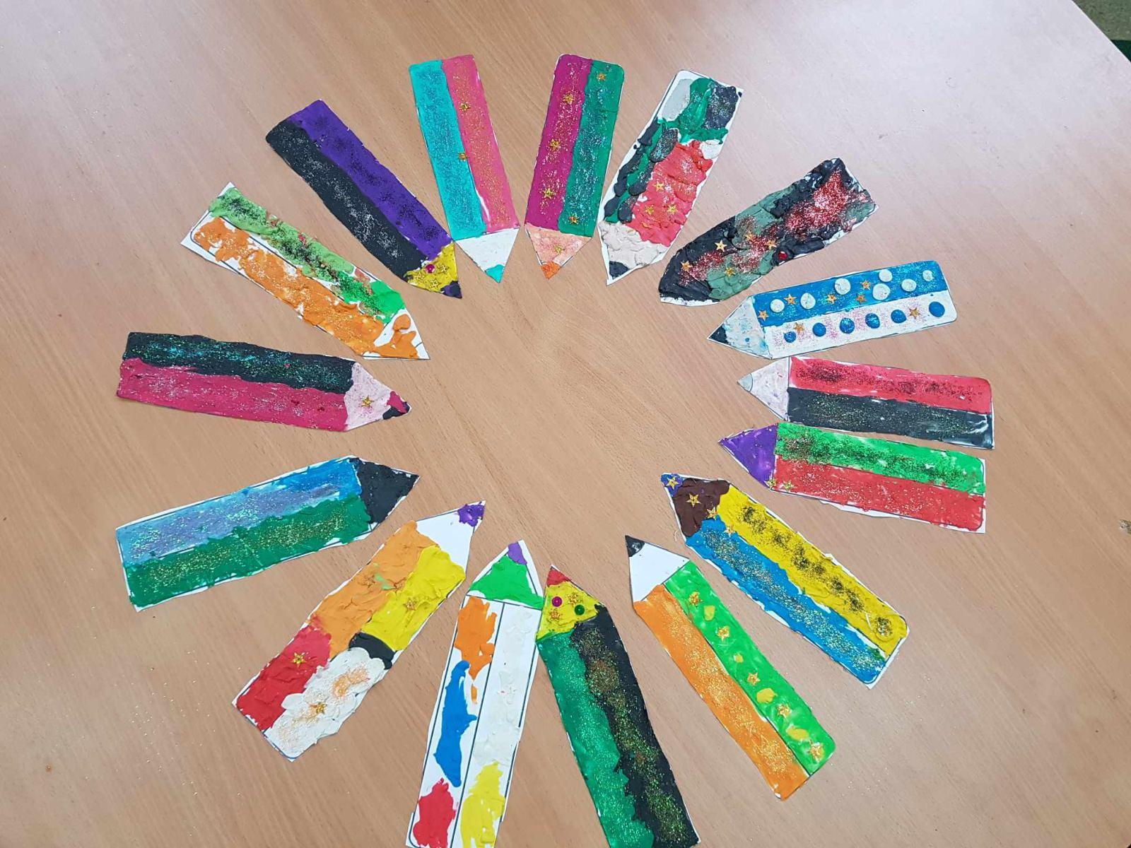 Kreatywne Dni Nietypowe – Dzień Kredki